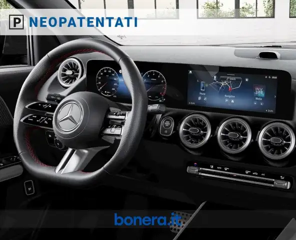 Mercedes-Benz GLA view 6