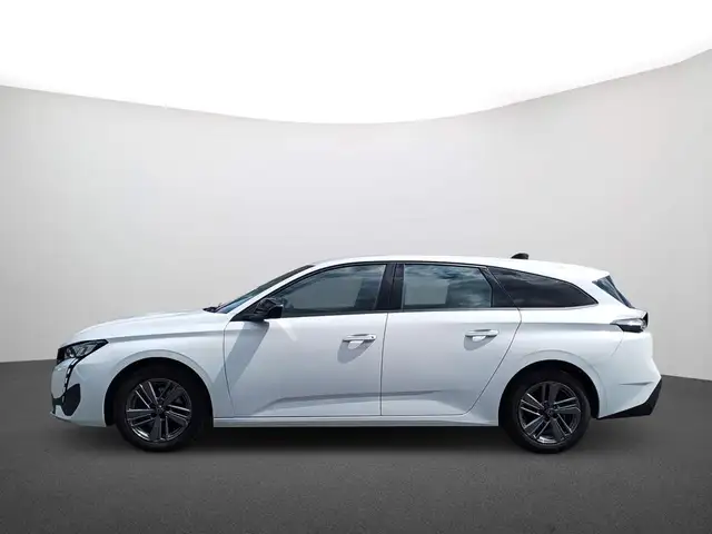 Peugeot 308 SW view 4