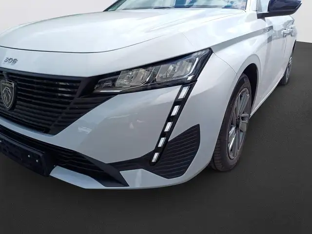 Peugeot 308 SW view 9