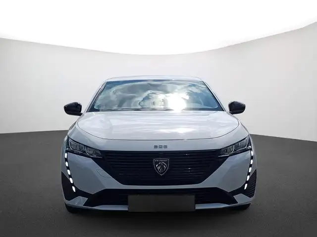 Peugeot 308 SW view 2