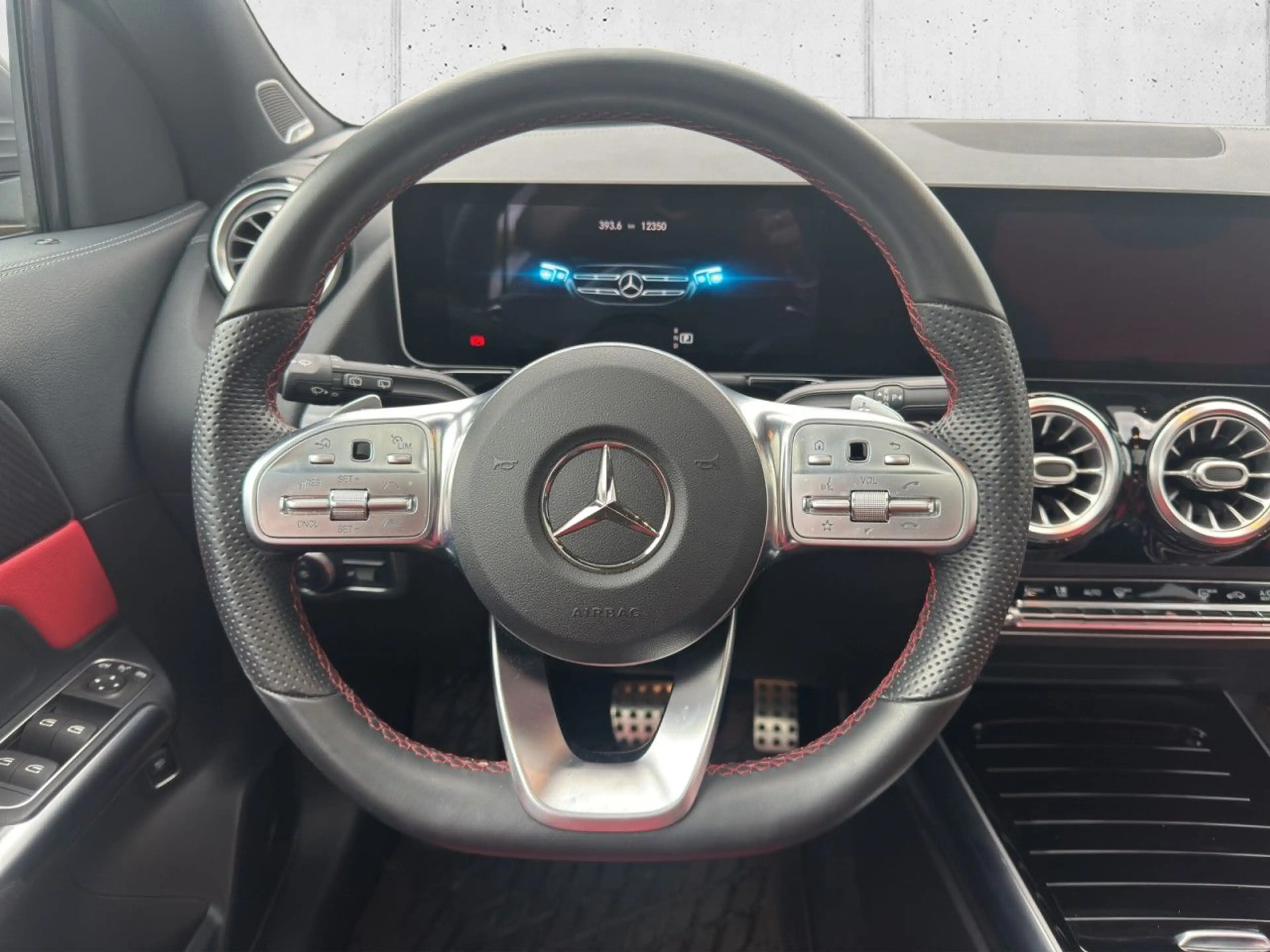 Mercedes-Benz GLA 200 d 4Matic AMG Line, nahe Vollausstattung — photo 10