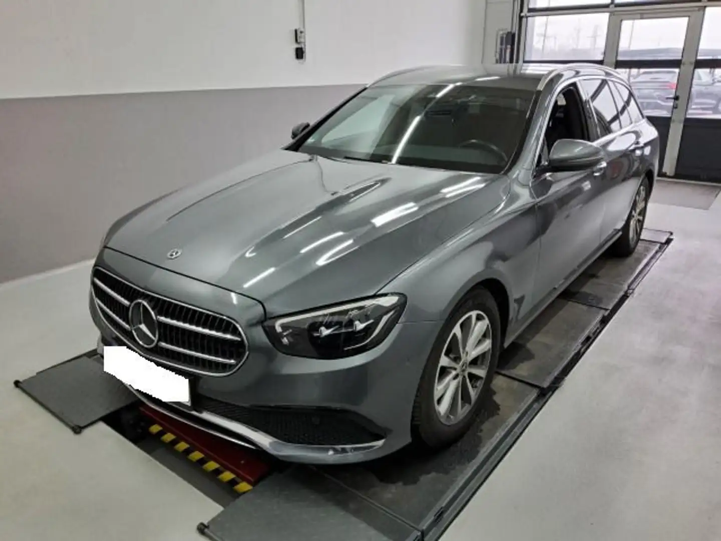 Mercedes-Benz E 220 T d Avantgarde Gris - 2