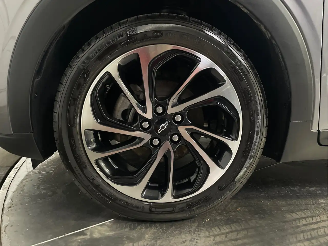 Chevrolet Bolt photo Chevrolet Bolt
