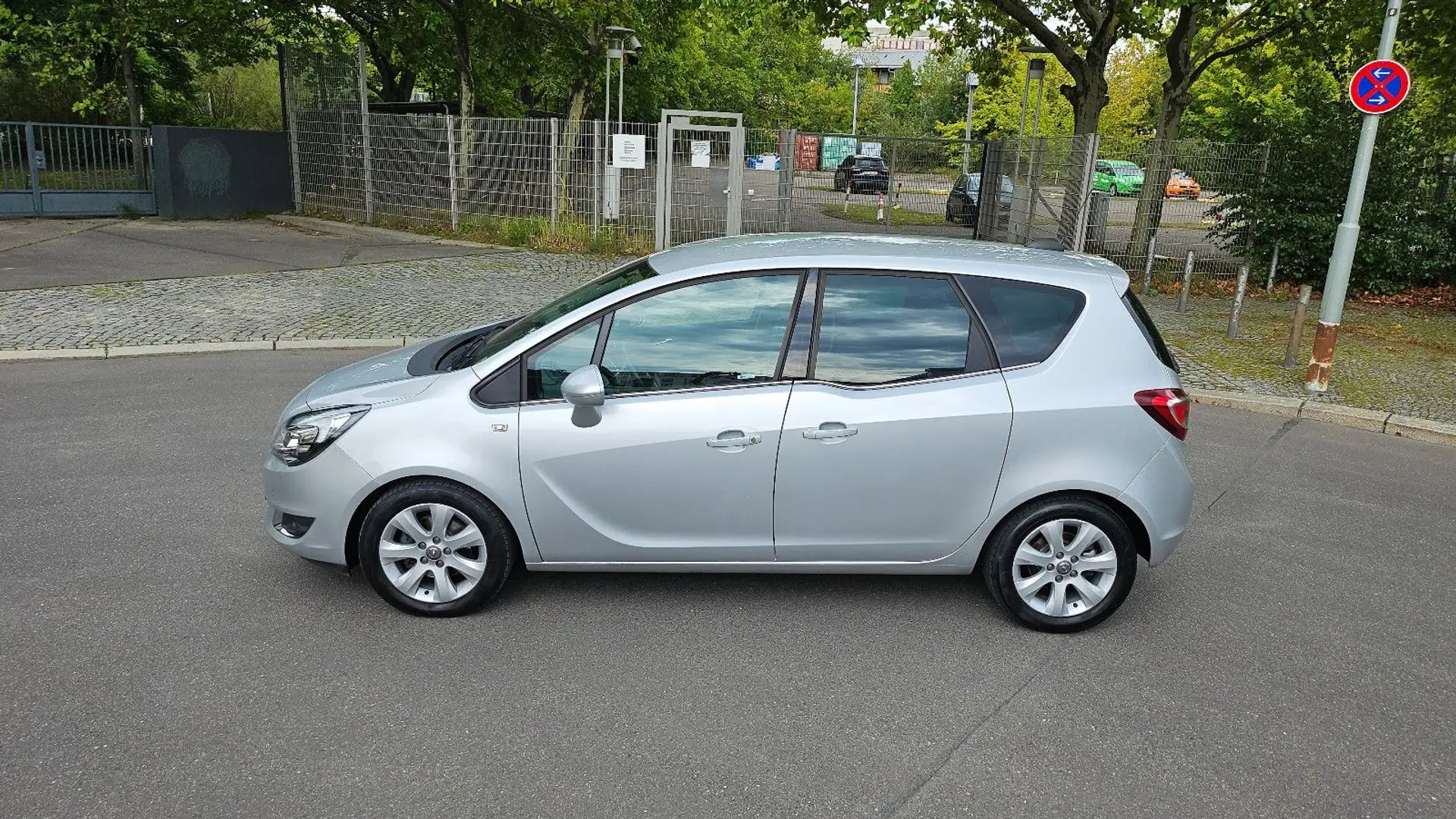 Opel Meriva B 1.4 Innovation Automatik PDC v+h AHK Silber - 2