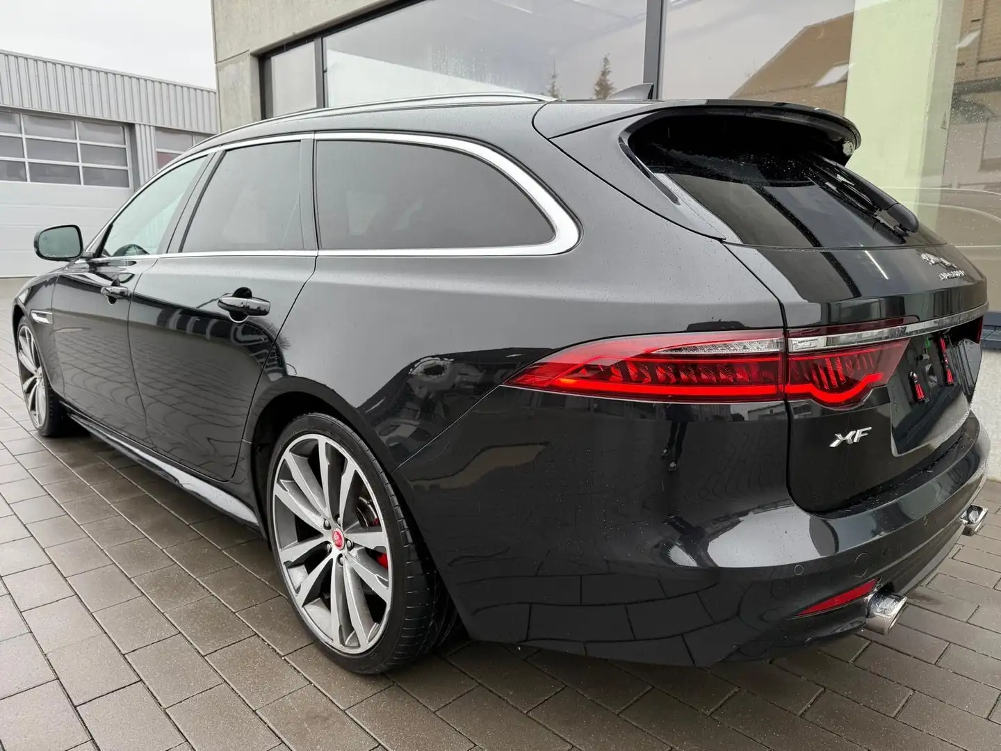 Jaguar XF 30d 300PS 300 Sport Sportbrake Automatik Schwarz - 2
