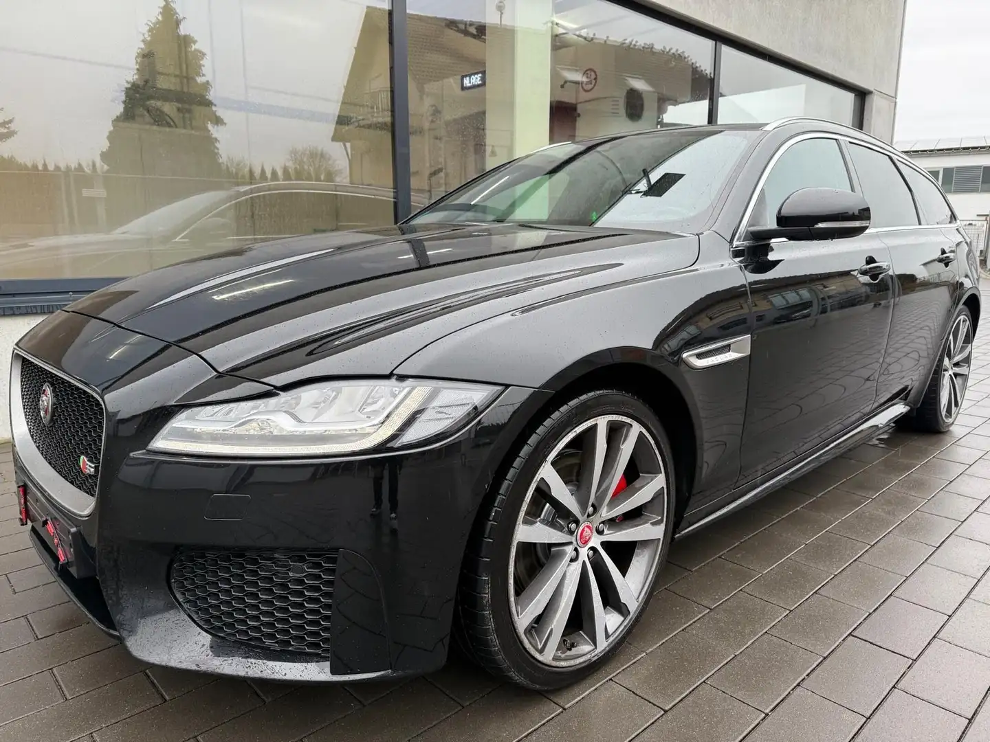 Jaguar XF 30d 300PS 300 Sport Sportbrake Automatik Schwarz - 1