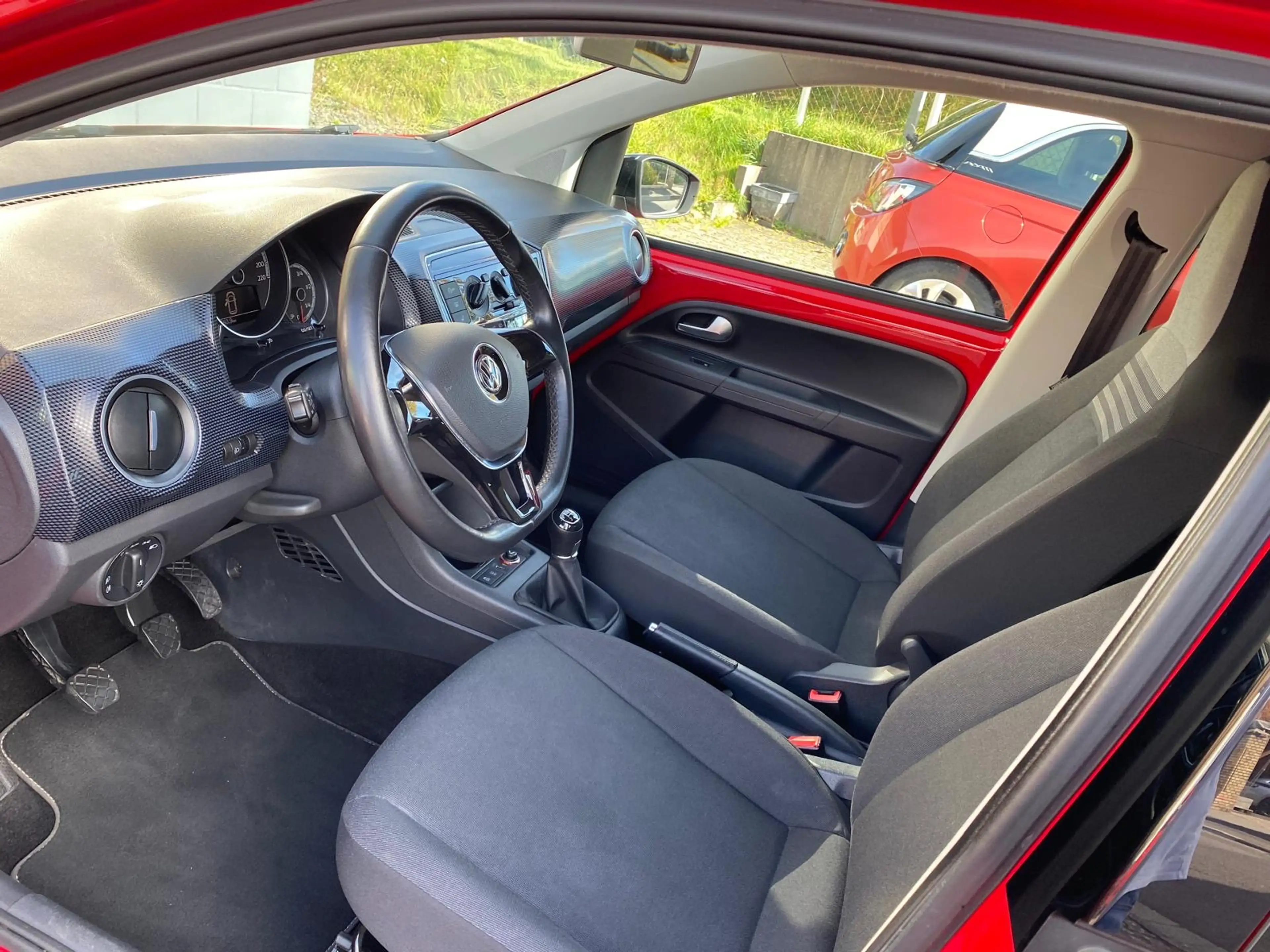 Volkswagen up! move up! BMT/Start-Stop *Bi-Color* — photo 15
