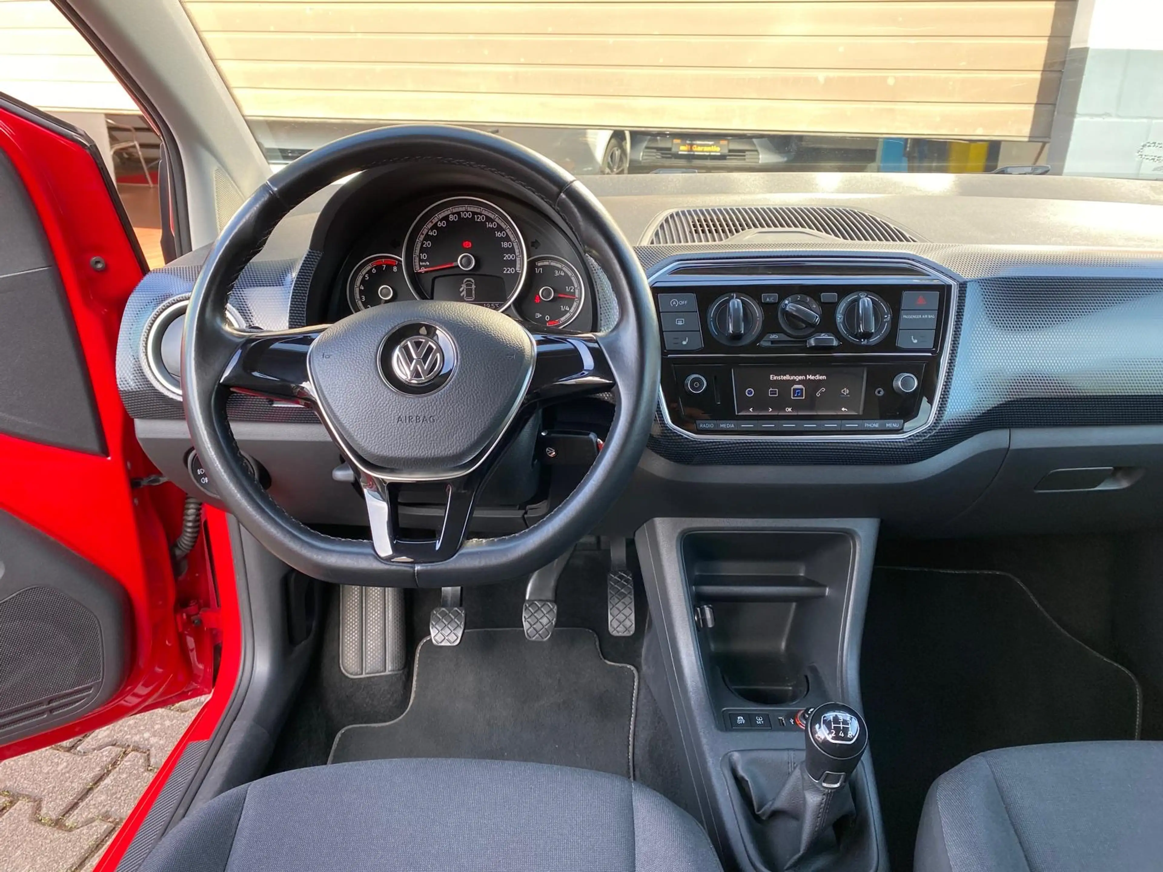 Volkswagen up! move up! BMT/Start-Stop *Bi-Color* — photo 10
