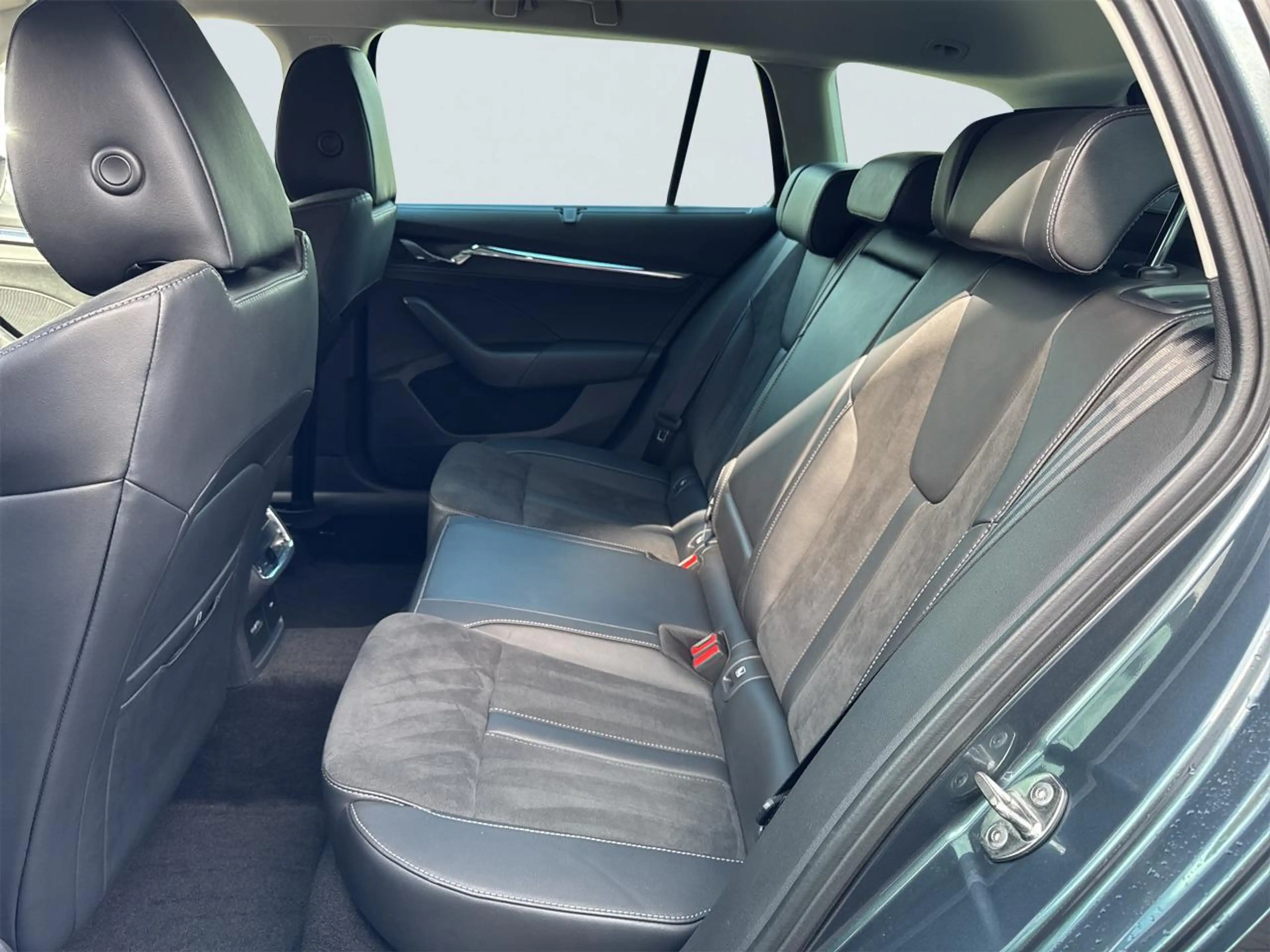Skoda Octavia Style 2.0 TDI DSG AHZ el.Sitze MatrixLED — photo 13