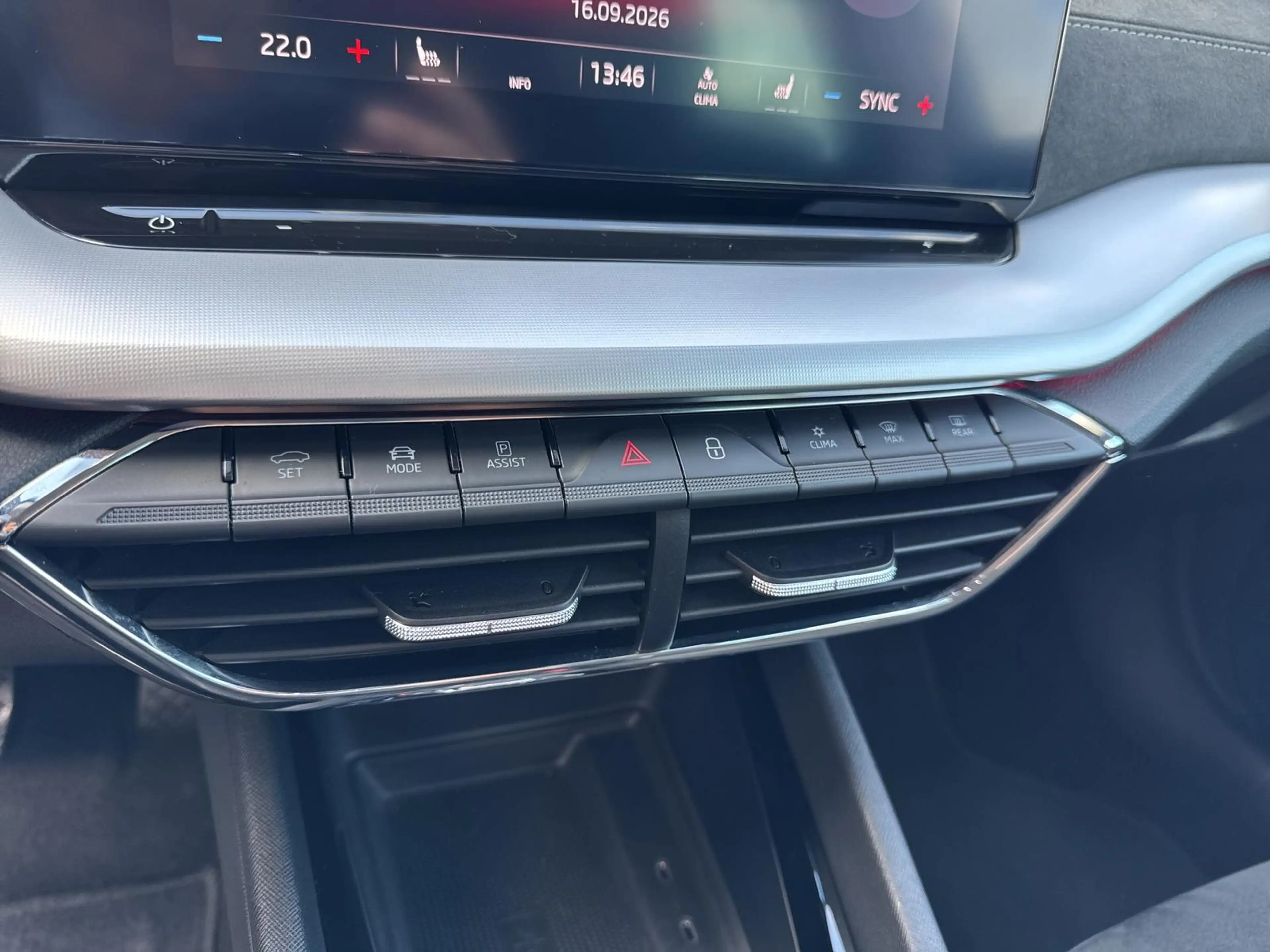 Skoda Octavia Style 2.0 TDI DSG AHZ el.Sitze MatrixLED — photo 14