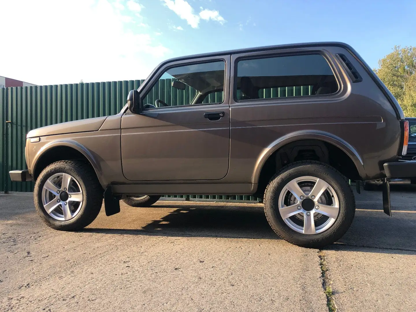 Lada Niva "PREMIUM PLUS" KLIMA/ AET- Kollektion 2025! Braun - 1