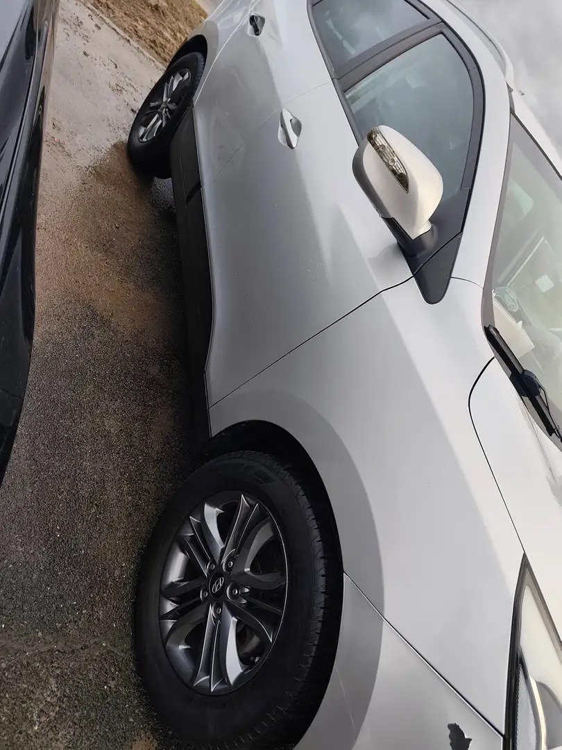 Hyundai iX35 iX35 1.7 CRDi 2WD Go! Zilver - 2
