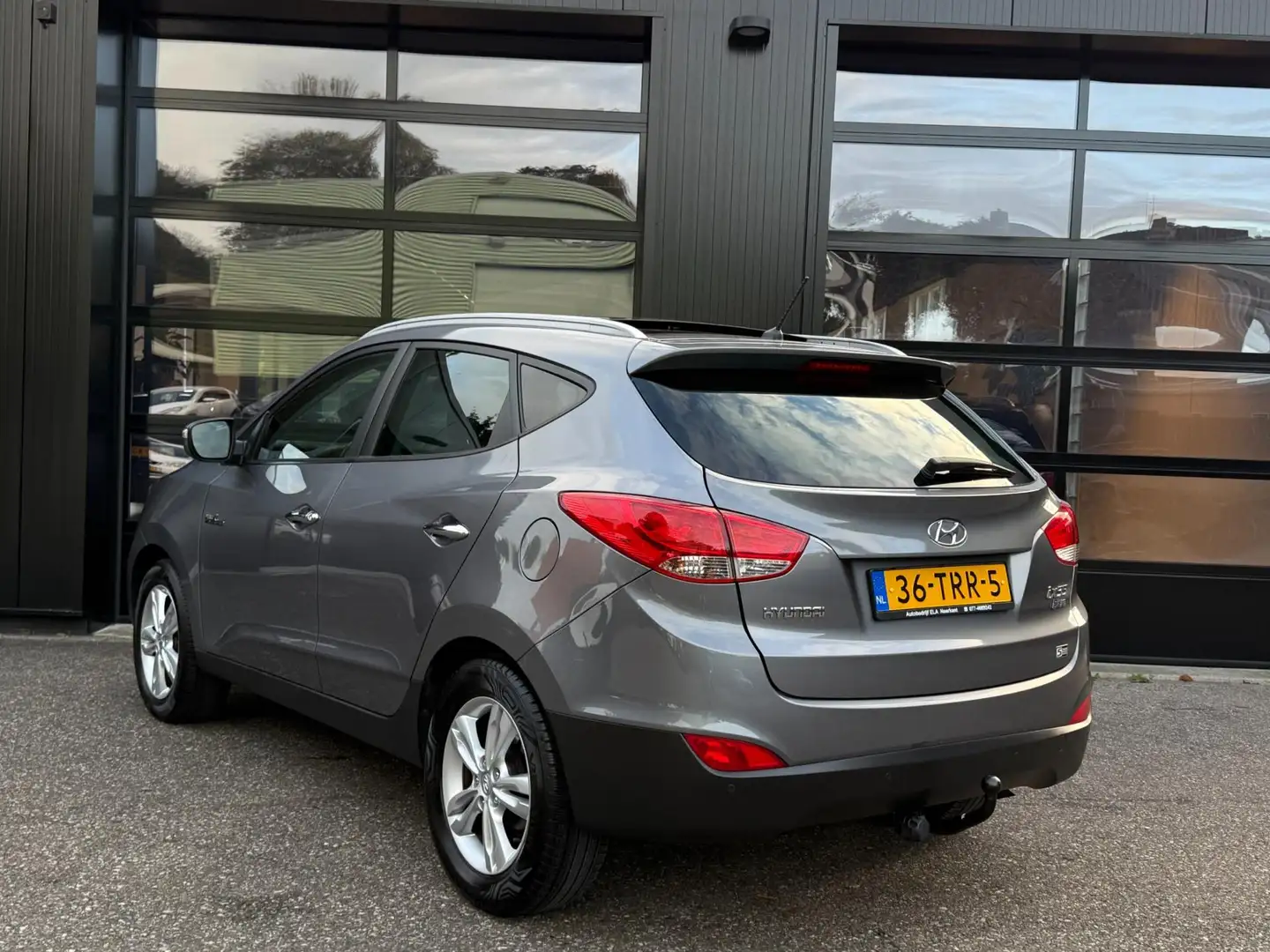 Hyundai iX35 1.6i GDI i-Light Panoramadak Trekhaak Gris - 2