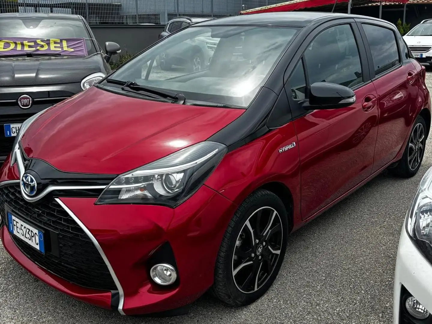 Toyota Yaris 5p 1.5h Cool Rouge - 2