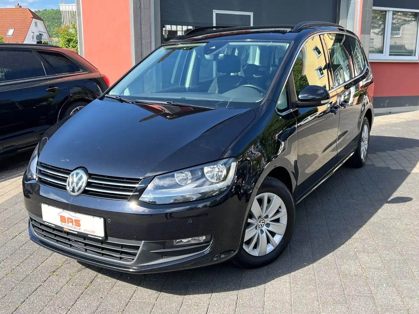 Volkswagen Sharan 1.4 TSI DSG*NAVI*AHK*LANE*7 SITZER* Schwarz - 1