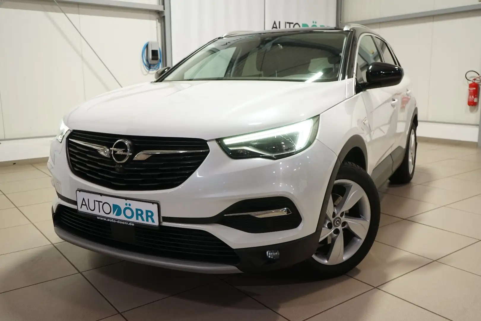 Opel Grandland X 1.5 D Aut. Ultimate AHK+4xSHZ+360° Weiß - 1