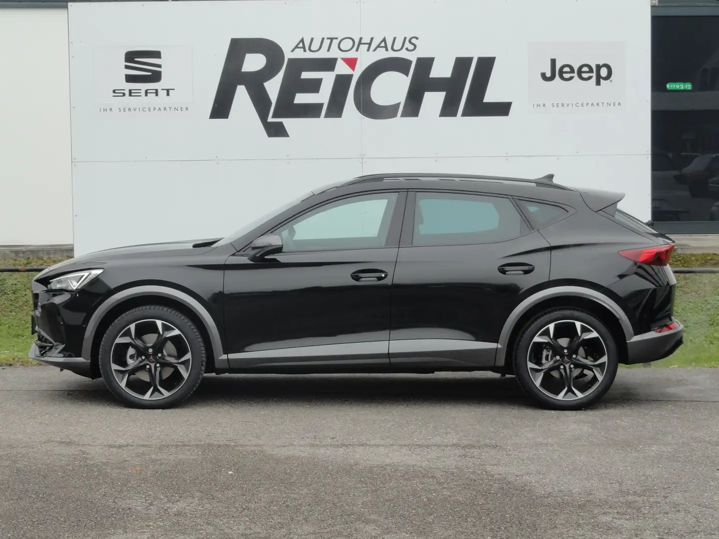 CUPRA Formentor 2,0 TDI - AHK - Navi - 19" Alu - Induktion - Schwarz - 1