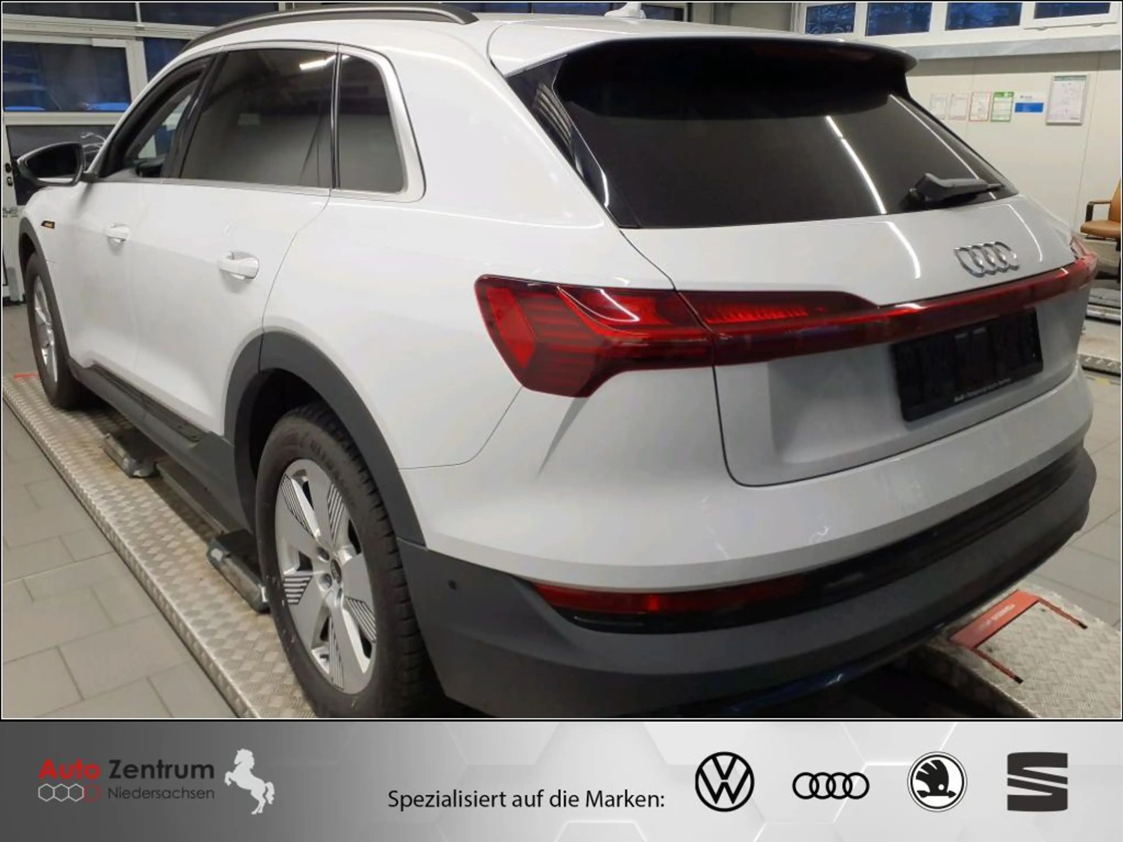 Audi e-tron 55 quattro AZN-Haus-Förderung* Batterie-Zertifikat — photo 3
