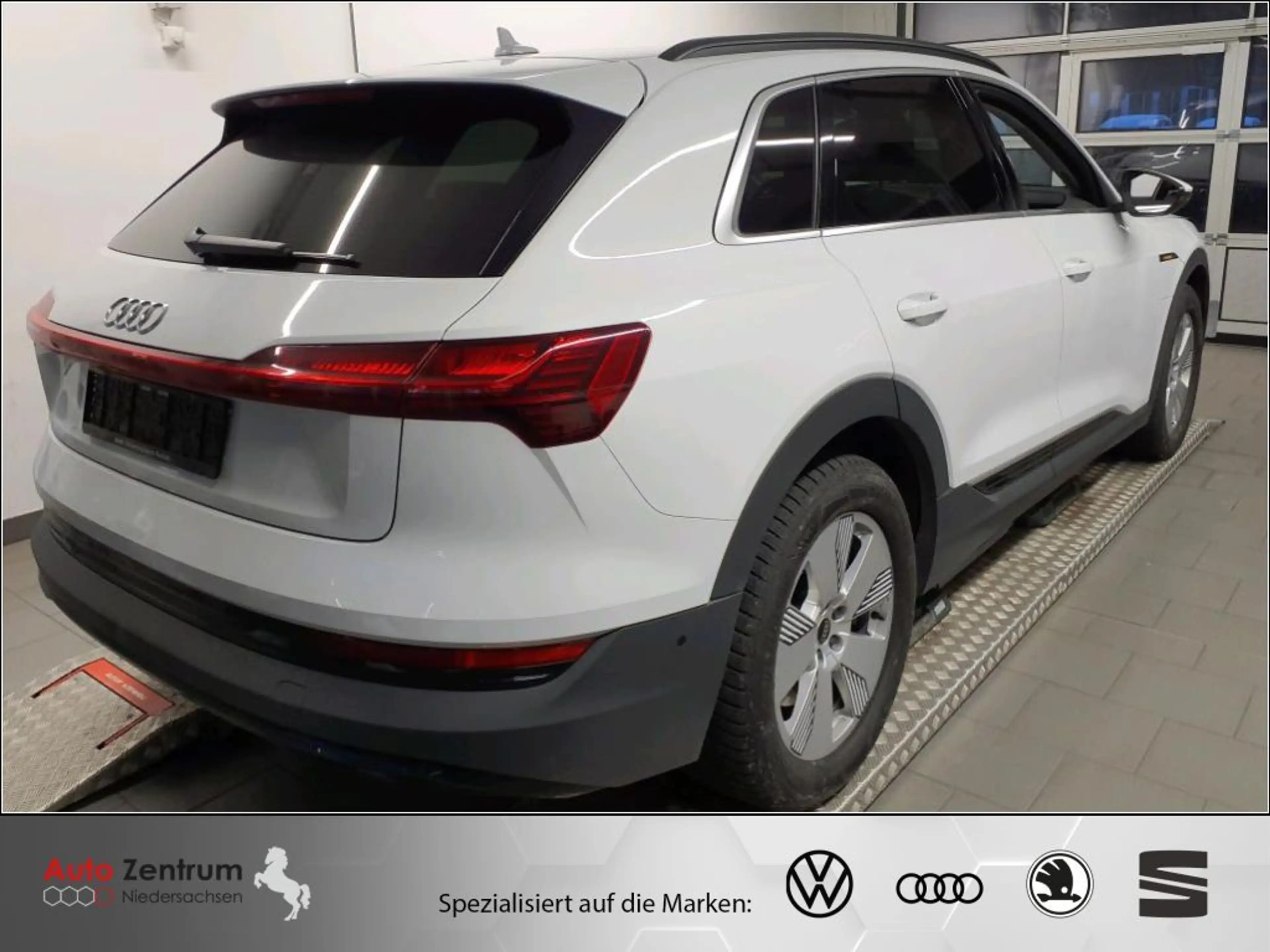 Audi e-tron 55 quattro AZN-Haus-Förderung* Batterie-Zertifikat — photo 4