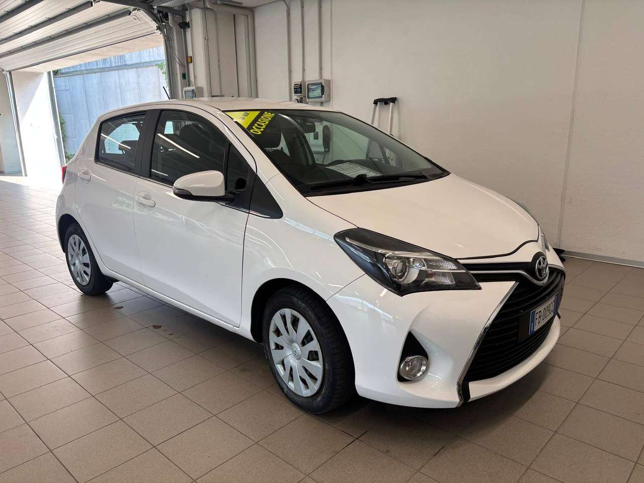 Toyota Yaris Yaris III 2015 5p 1.0 Lounge my16