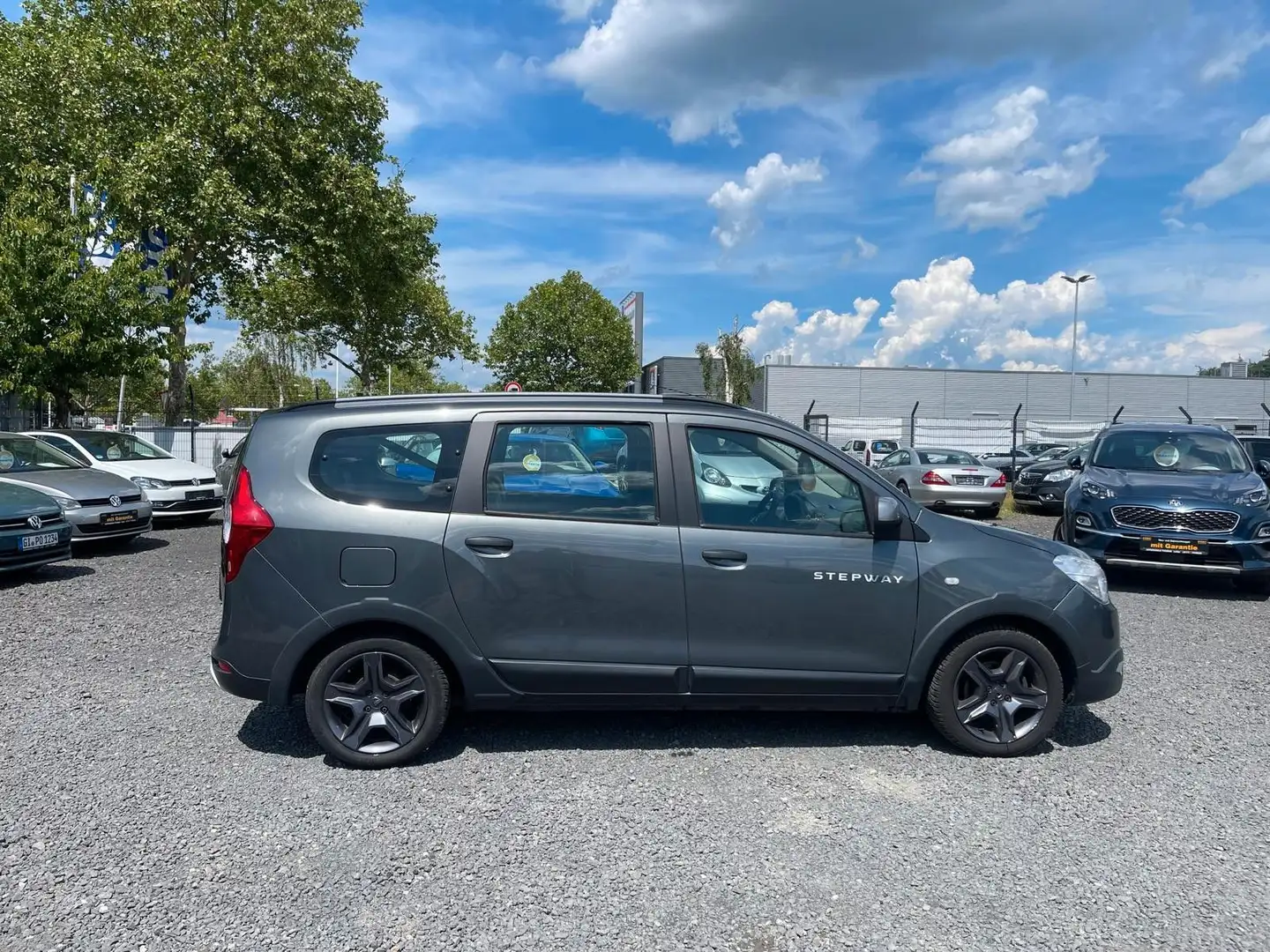 Dacia Lodgy Stepway Celebration/7 SITZER /TÜV NEU Grau - 1