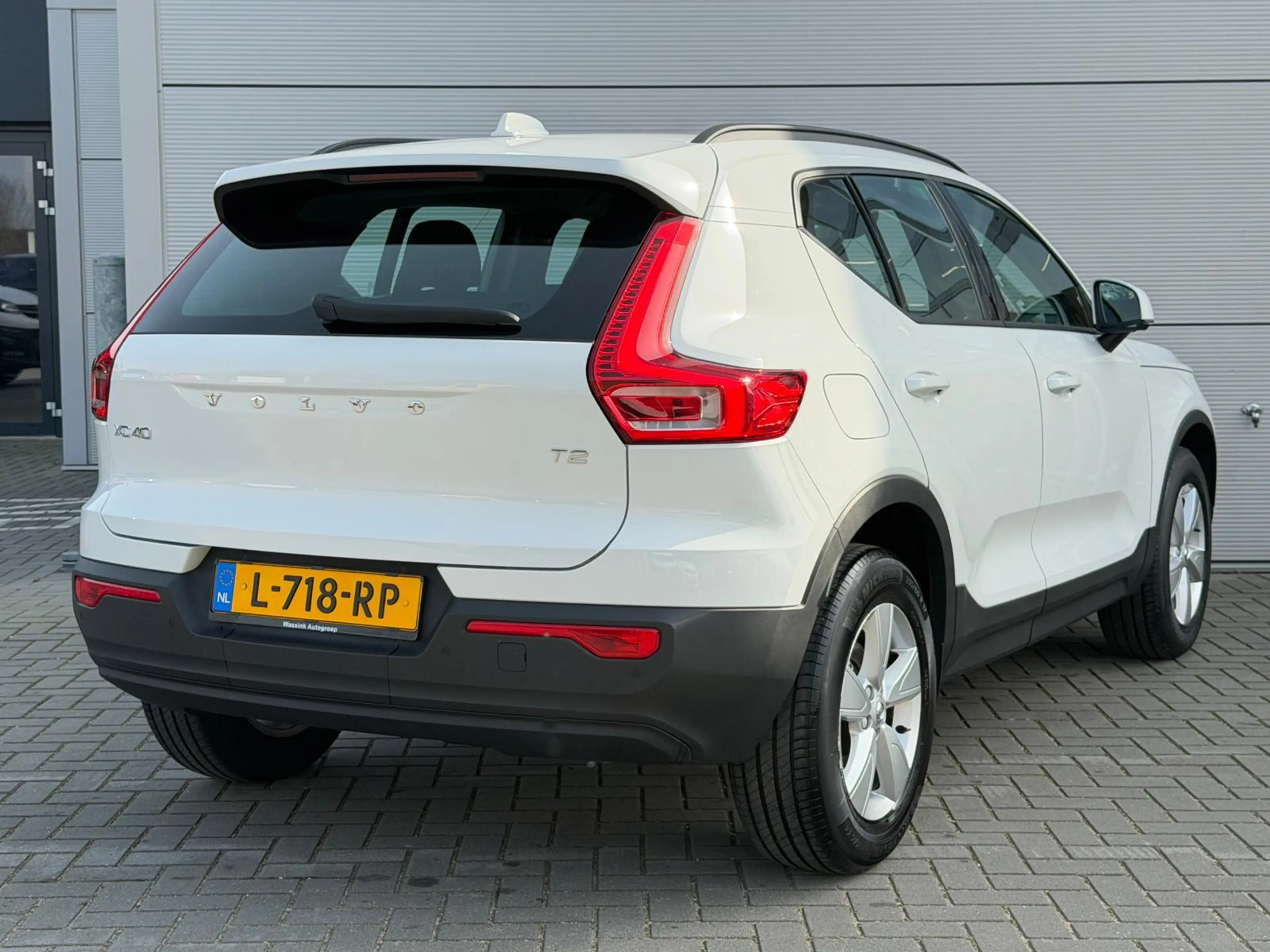 Volvo XC40 T2 129pk Momentum Core Automaat | Climate control — photo 4