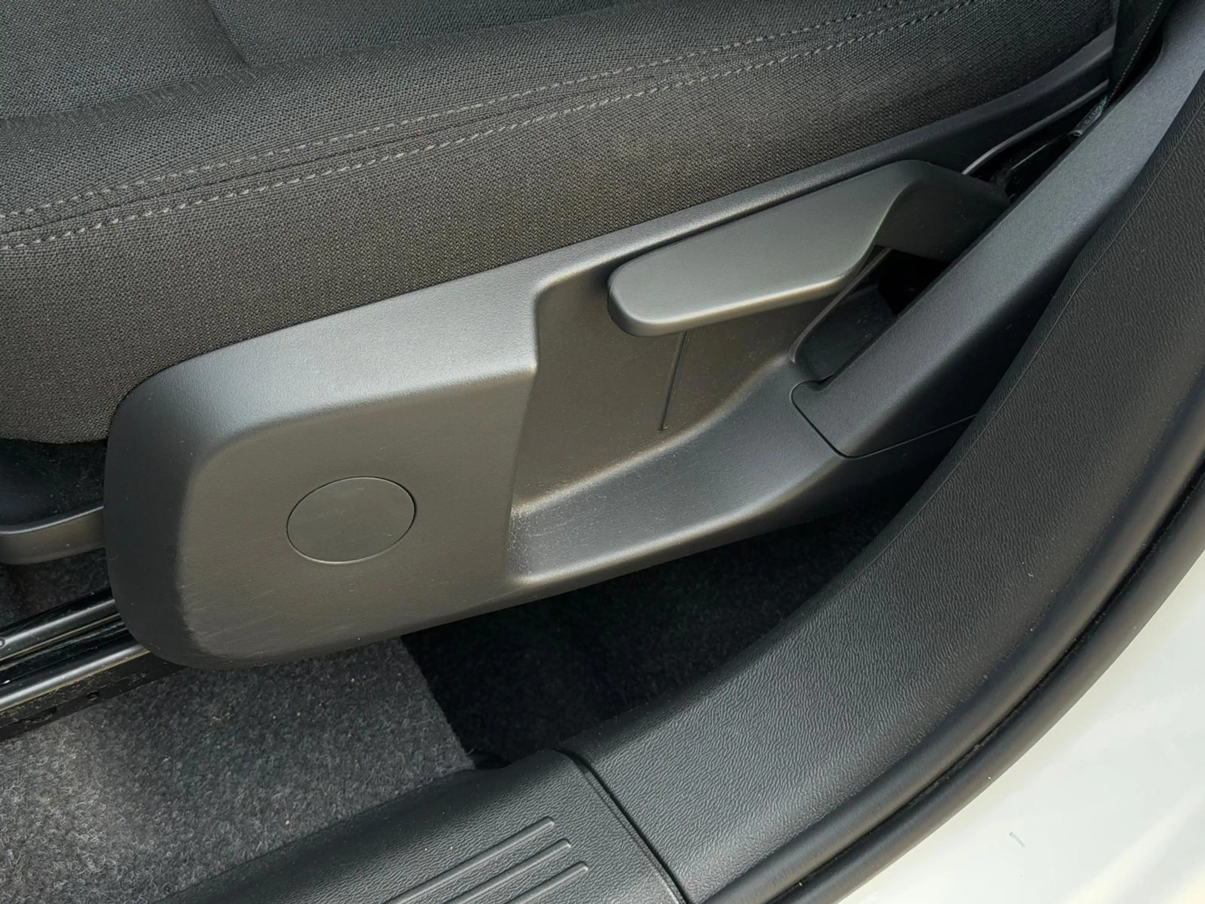 Volvo XC40 T2 129pk Momentum Core Automaat | Climate control — photo 13