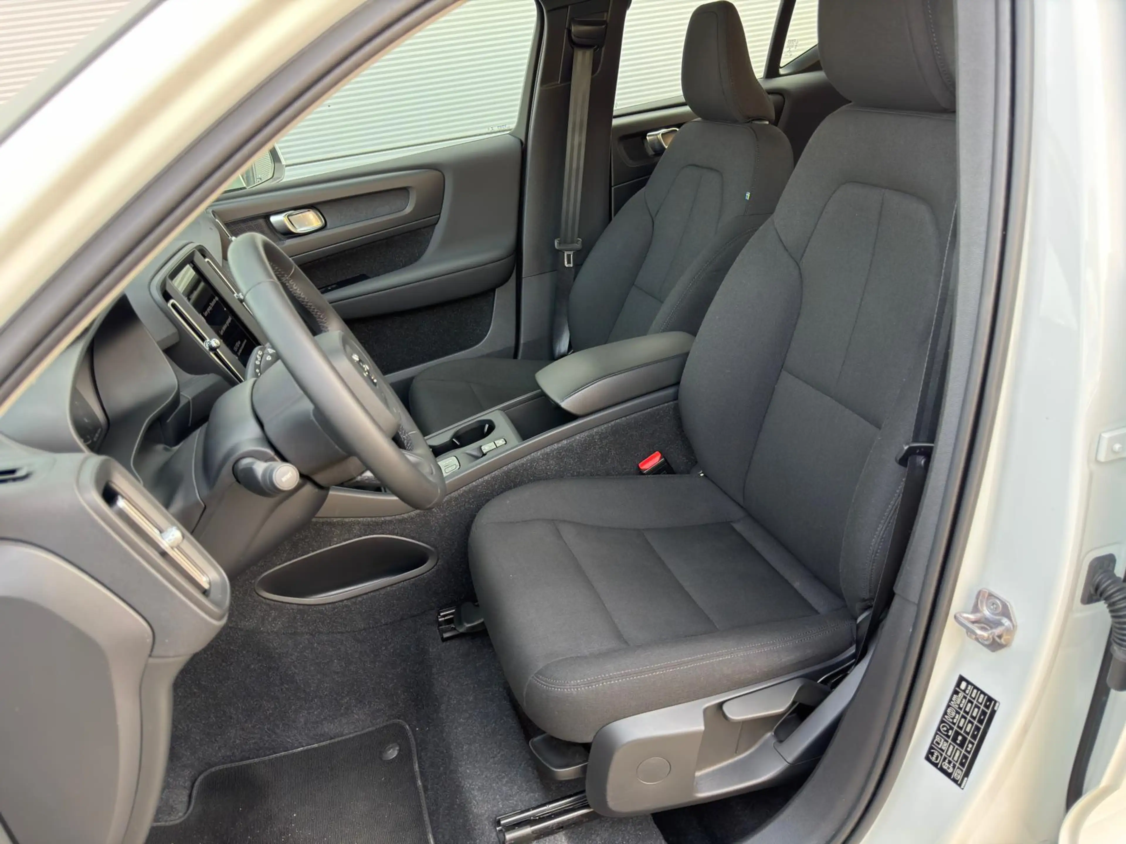 Volvo XC40 T2 129pk Momentum Core Automaat | Climate control — photo 12