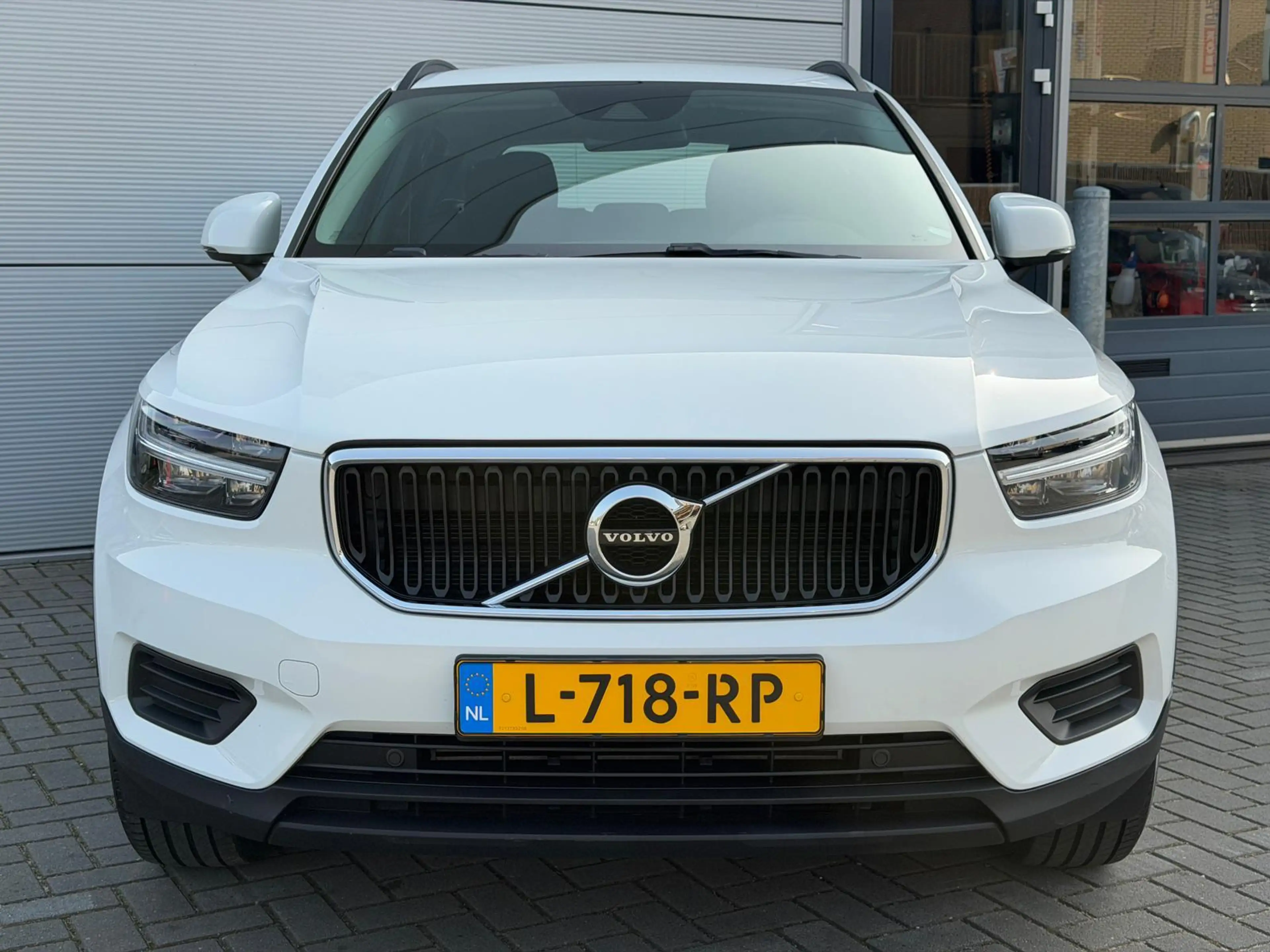 Volvo XC40 T2 129pk Momentum Core Automaat | Climate control — photo 2