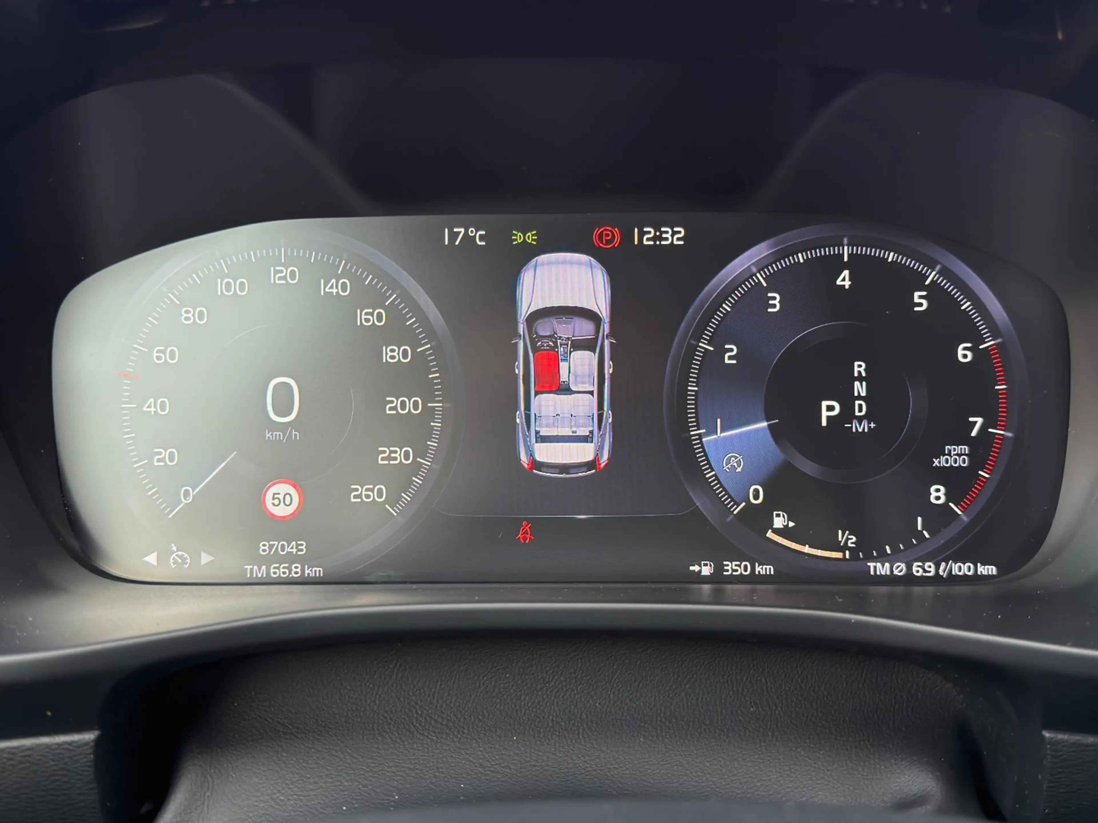 Volvo XC40 T2 129pk Momentum Core Automaat | Climate control — photo 5