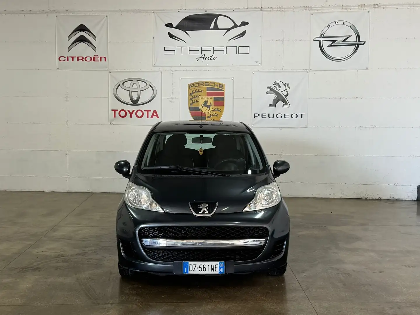 Peugeot 107 107 1.0 12v Access (desir) 5p FL Grau - 2