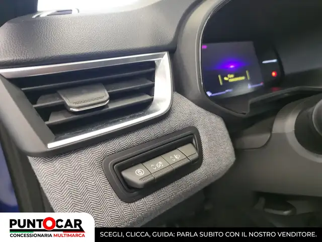 Renault Clio view 22
