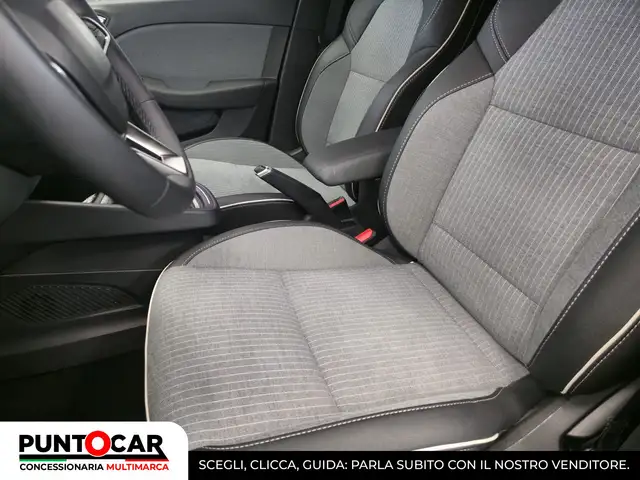 Renault Clio view 23
