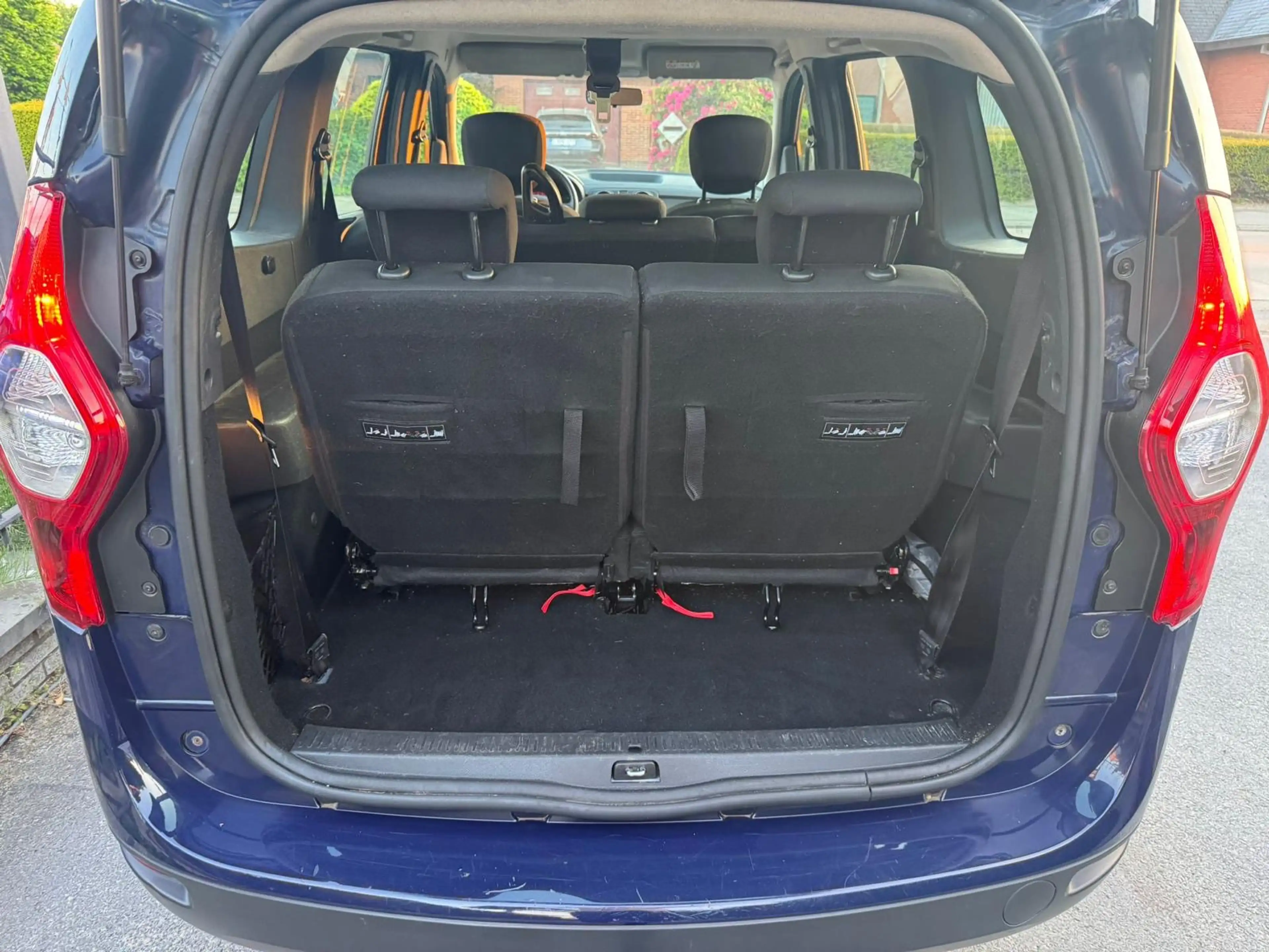 Dacia Lodgy Lodgy Stepway 1.3 TCe GPF 7pl. (EU6.2) — photo 14