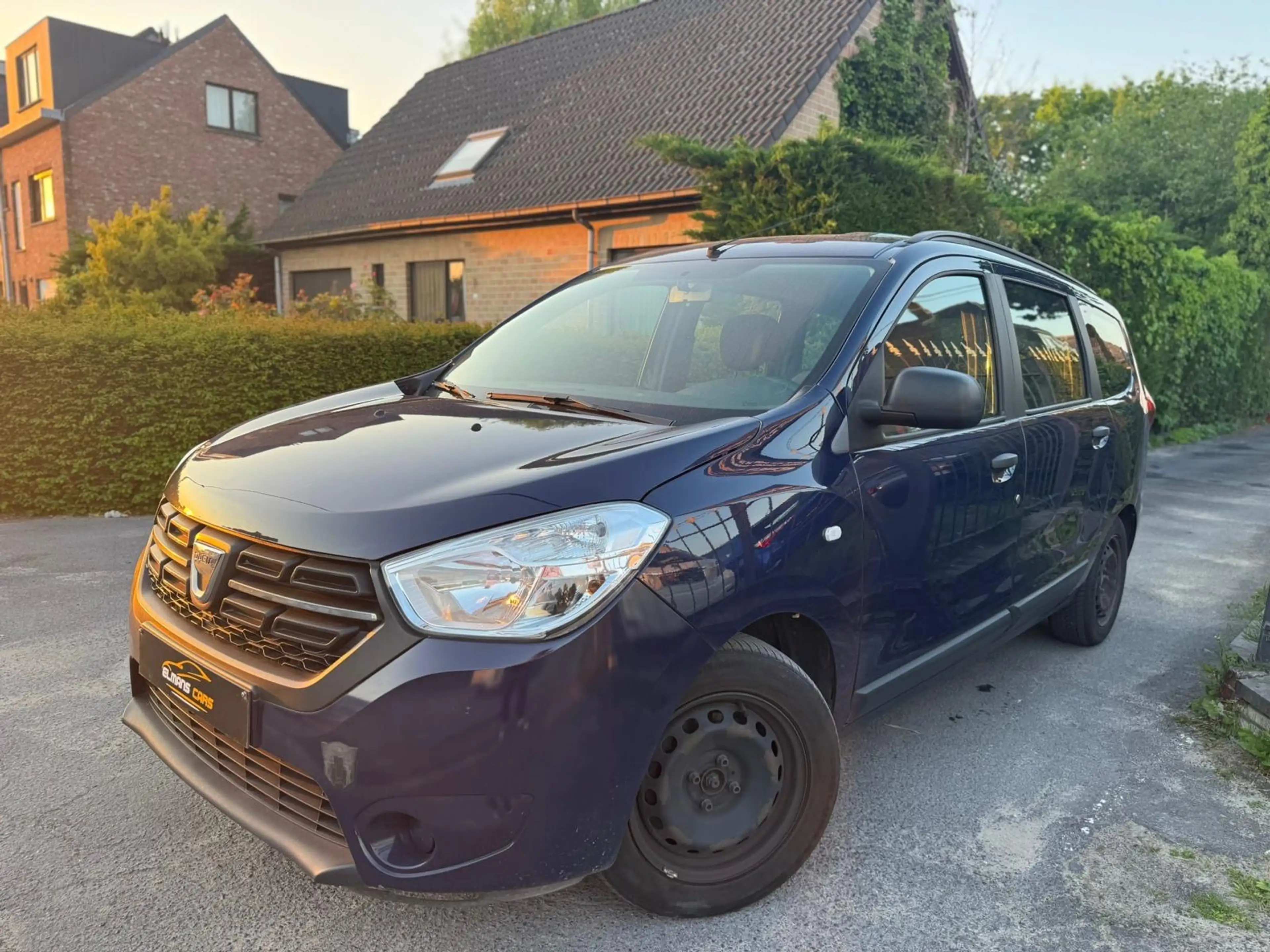 Dacia Lodgy Lodgy Stepway 1.3 TCe GPF 7pl. (EU6.2) — photo 3