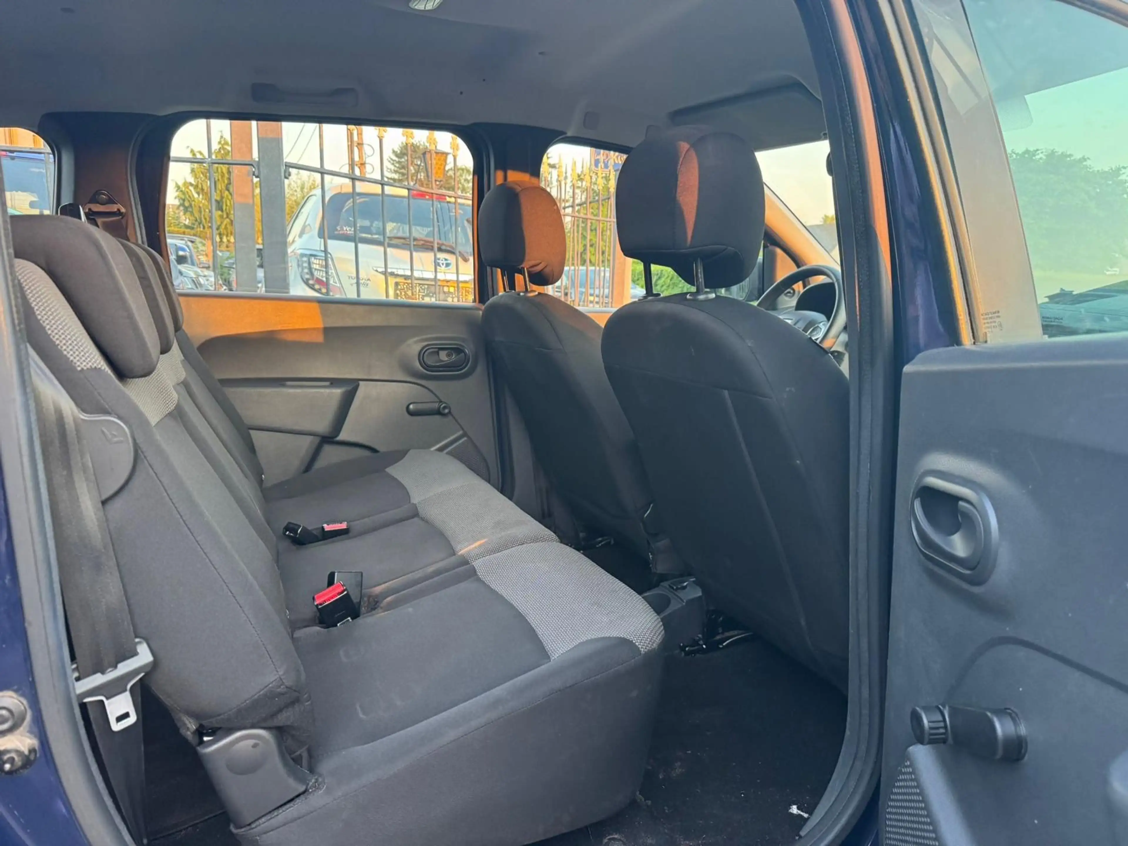 Dacia Lodgy Lodgy Stepway 1.3 TCe GPF 7pl. (EU6.2) — photo 13