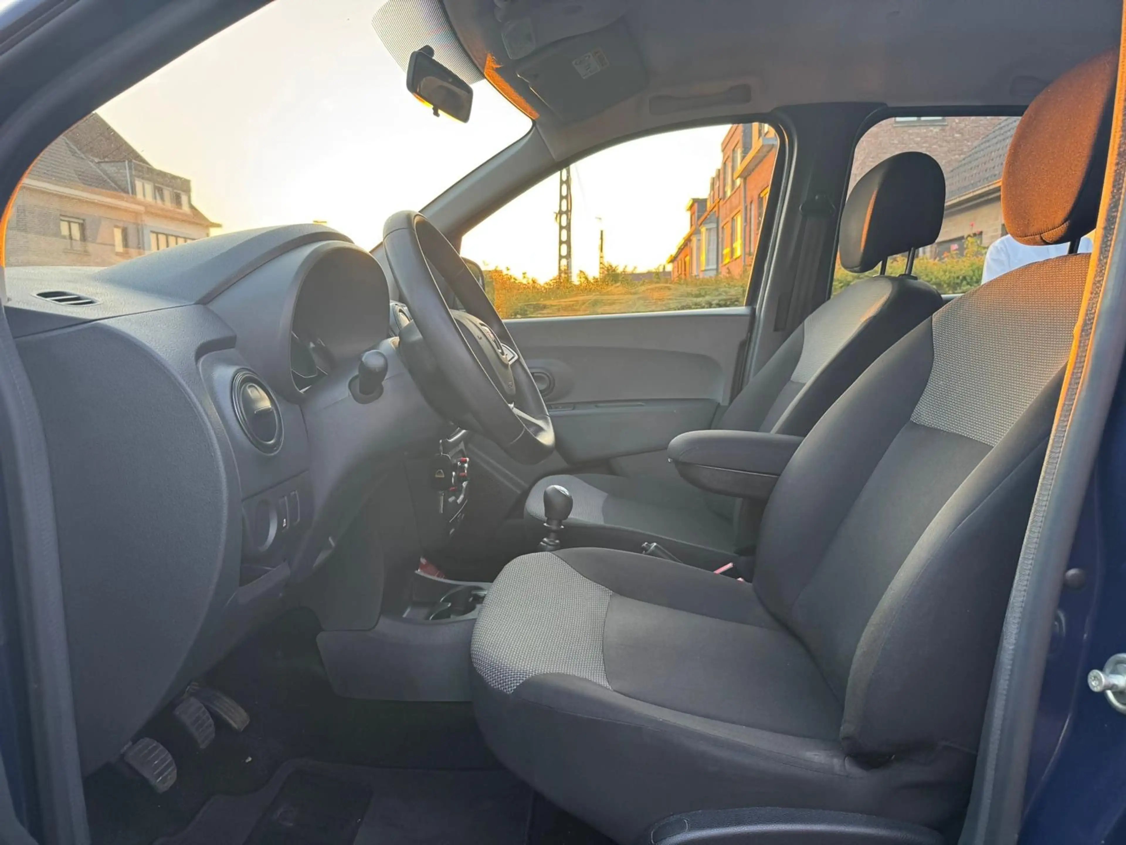 Dacia Lodgy Lodgy Stepway 1.3 TCe GPF 7pl. (EU6.2) — photo 8
