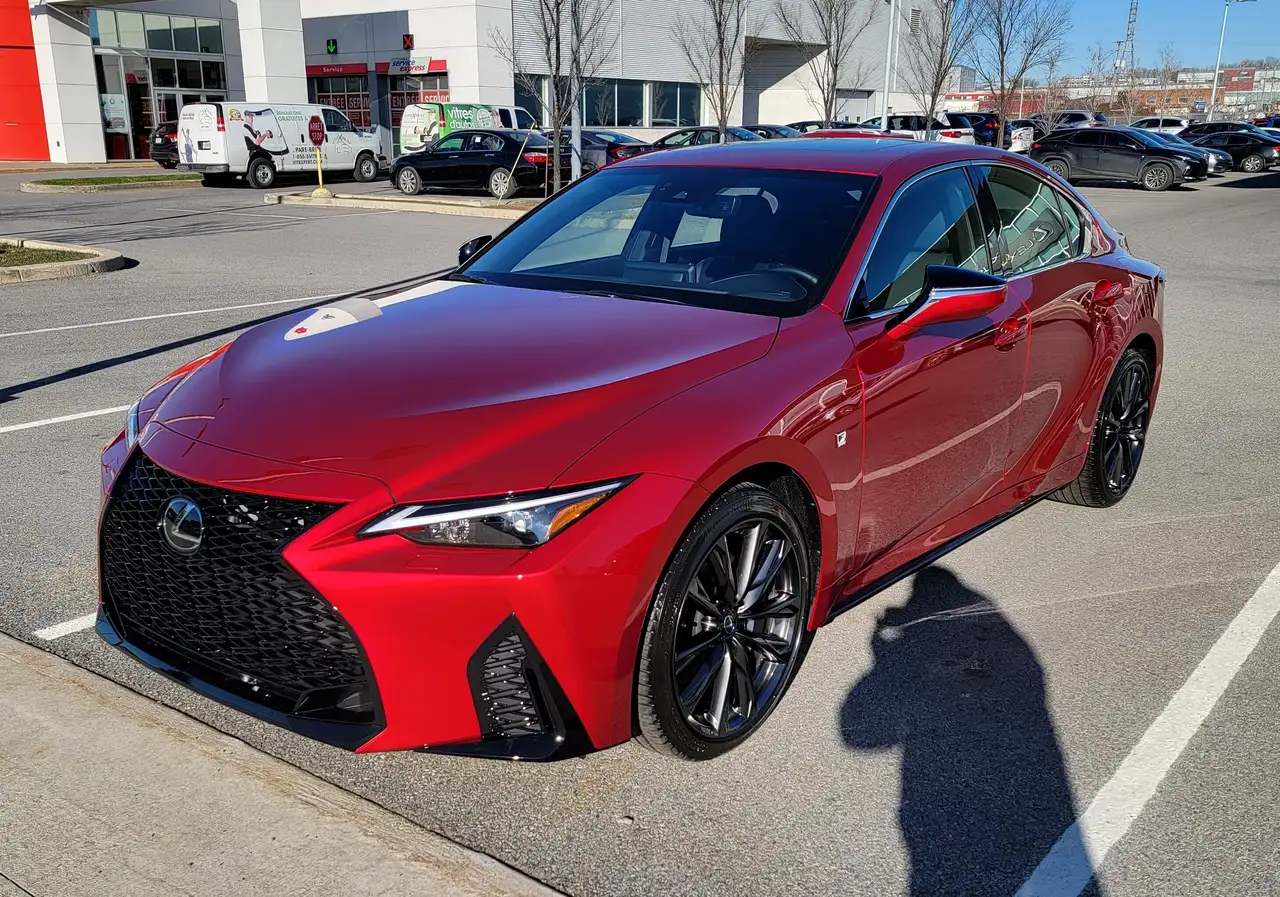 2023 Lexus IS