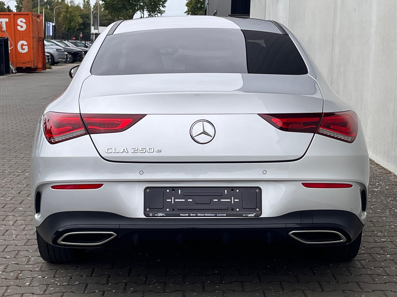 Mercedes-Benz CLA 250 e AMG Line — photo 3