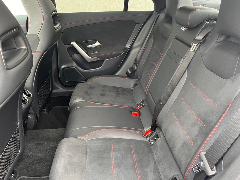 Mercedes-Benz CLA 250 e AMG Line — photo 10