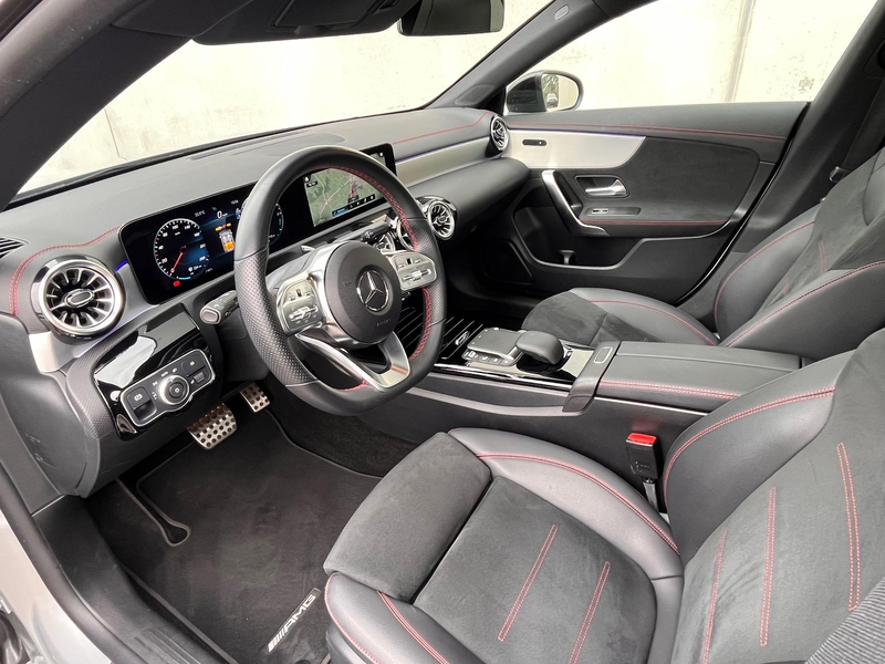 Mercedes-Benz CLA 250 e AMG Line — photo 9