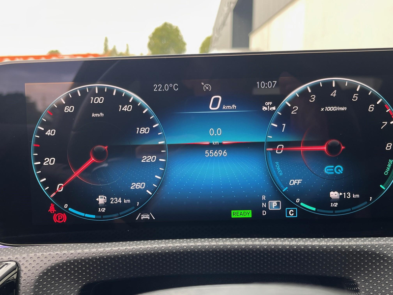 Mercedes-Benz CLA 250 e AMG Line — photo 14