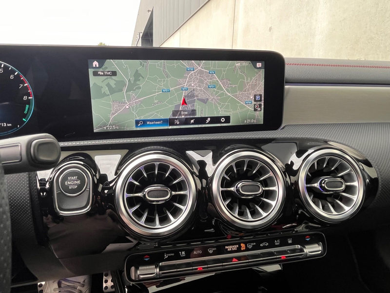 Mercedes-Benz CLA 250 e AMG Line — photo 15
