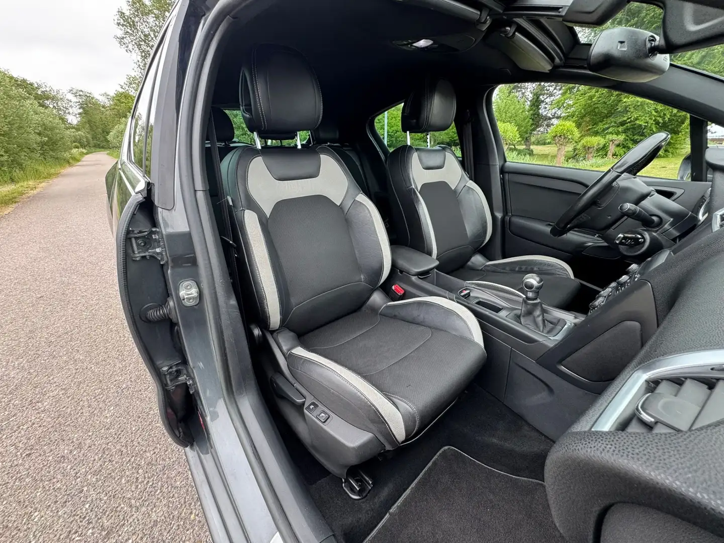 Citroen DS4 1.6 VTi So Chic / Airco / Navigatie / Cruise Contr Gris - 2