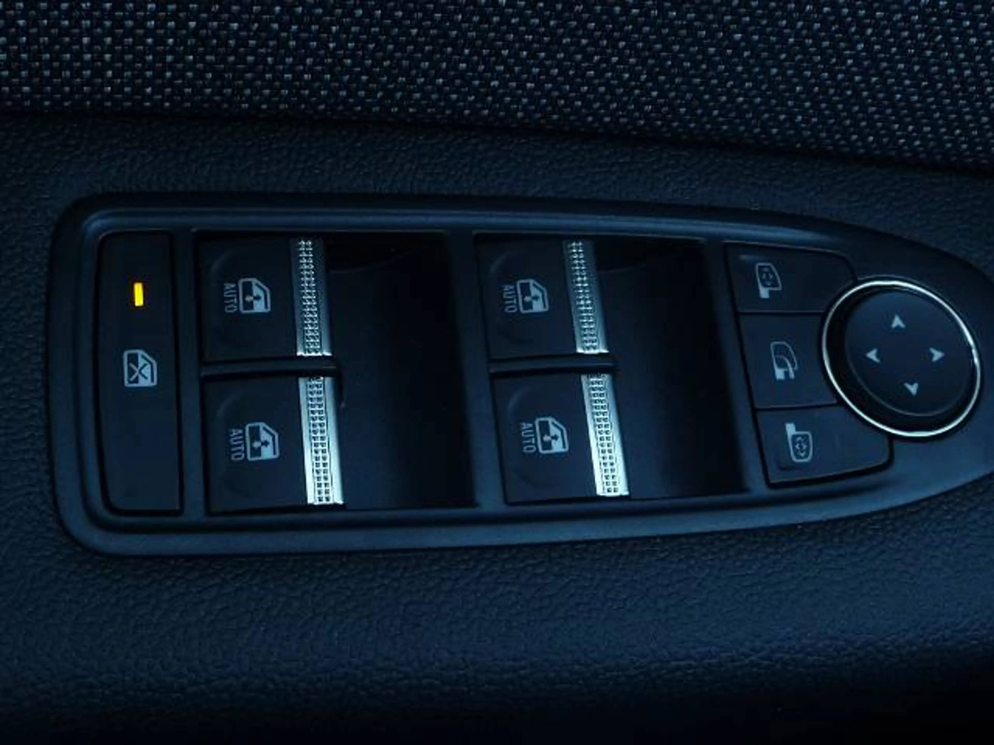 Mitsubishi Grandis Intro Edition 1.8 Hybrid — photo 2