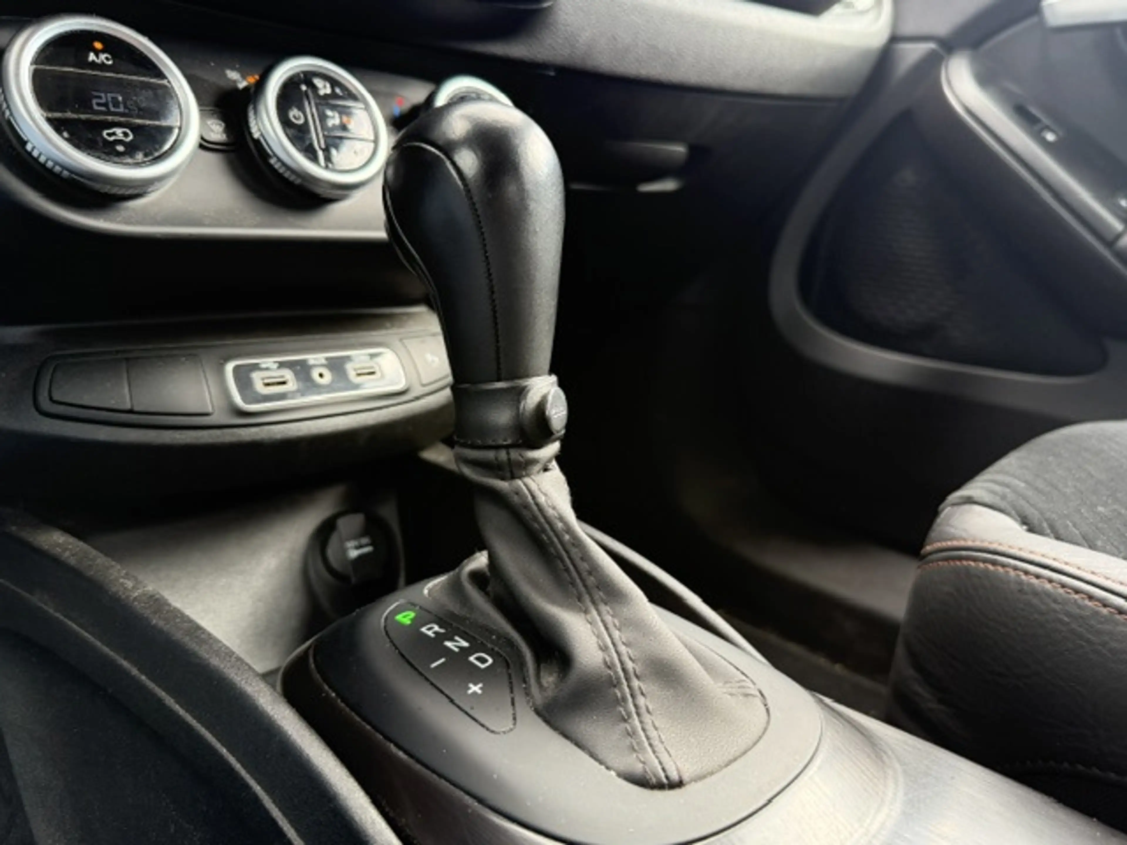 Fiat 500X Cross 1.3 GSE Cross Autom. *carplay *navi *camera — photo 27