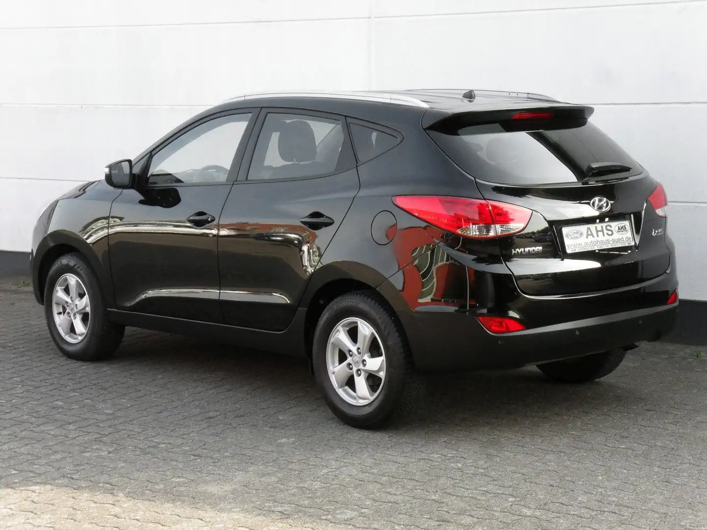Hyundai iX35 UEFA Euro 2012 Edition 2WD - 2