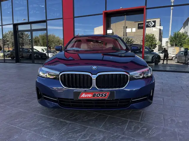 BMW 5 Series view 3