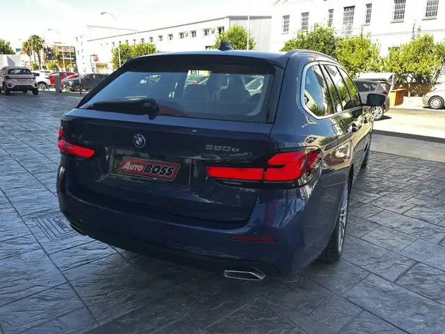 BMW 5 Series view 7