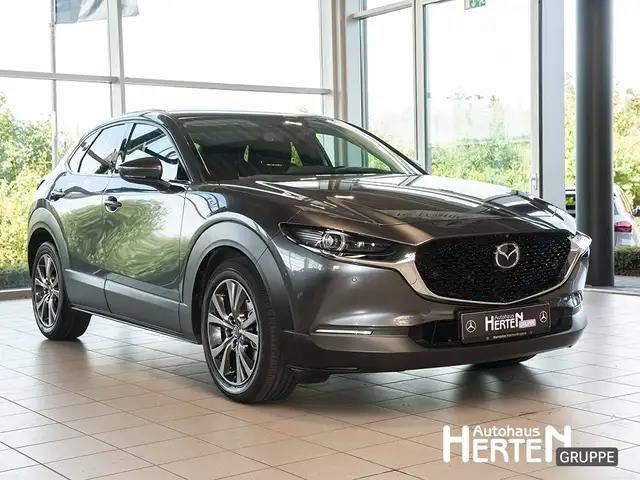 Mazda CX-30 view 3